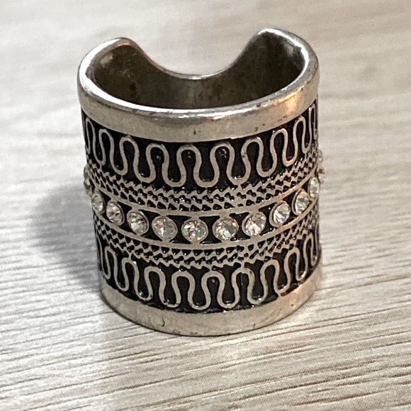 Express Silver Black Crystal Whimsical Wide Thick Chunky Ring - Picture 1 of 13